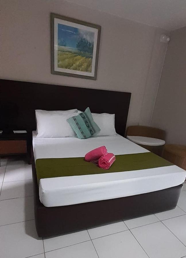 Mr Holidays Hotel Balabag  Bagian luar foto