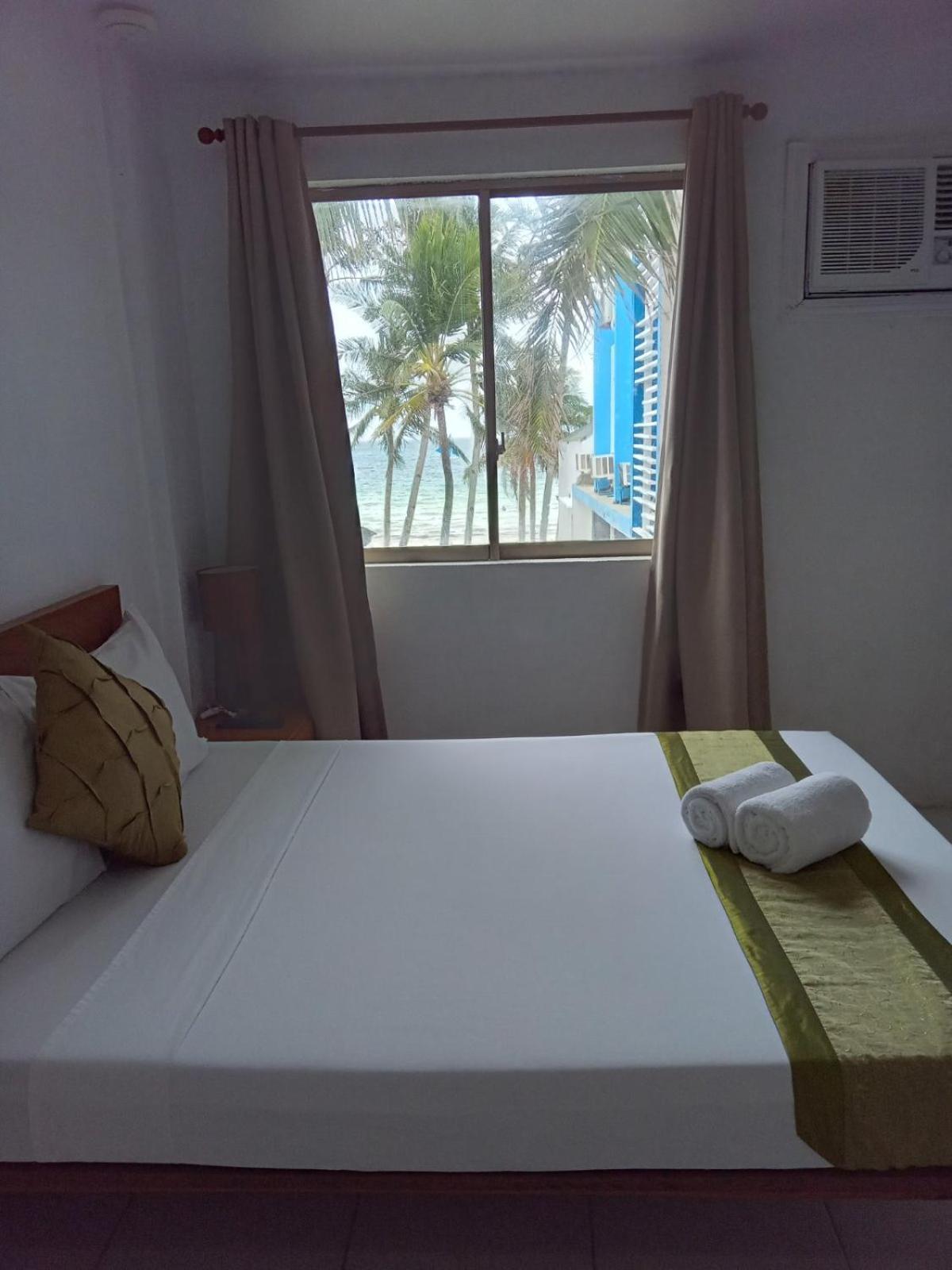 Mr Holidays Hotel Balabag  Bagian luar foto