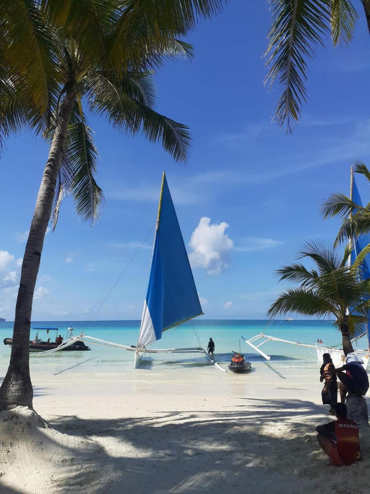 Mr Holidays Hotel Balabag  Bagian luar foto