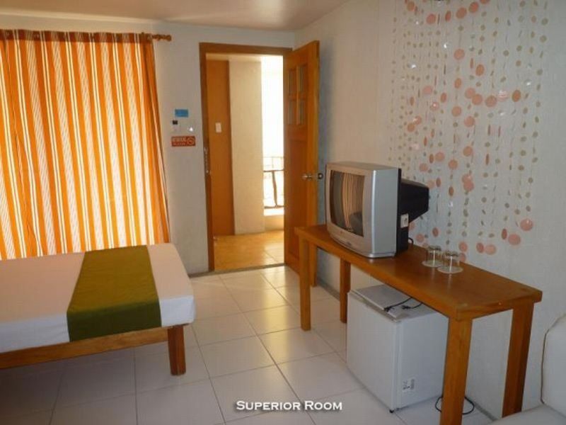 Mr Holidays Hotel Balabag  Bagian luar foto