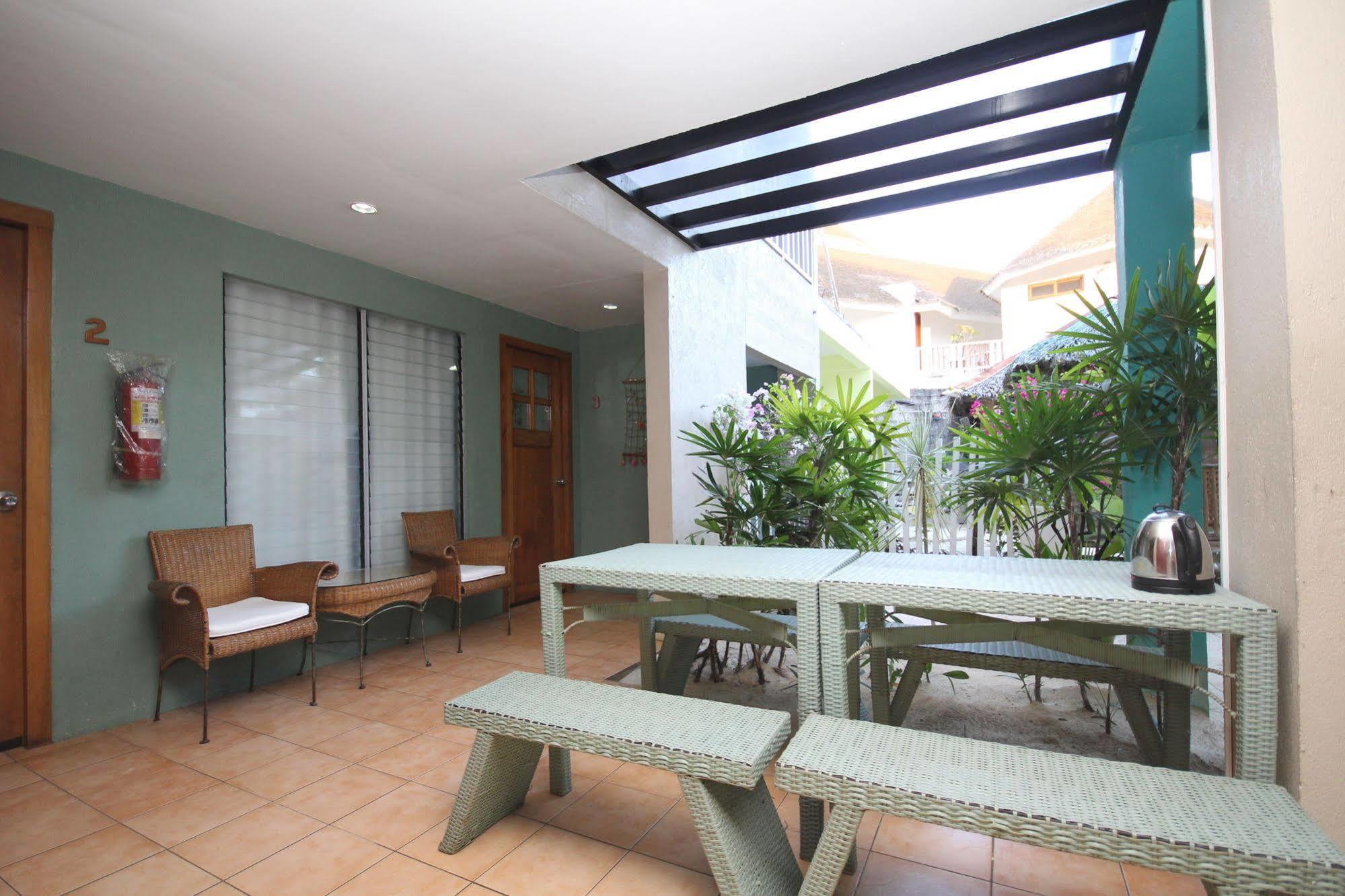 Mr Holidays Hotel Balabag  Bagian luar foto