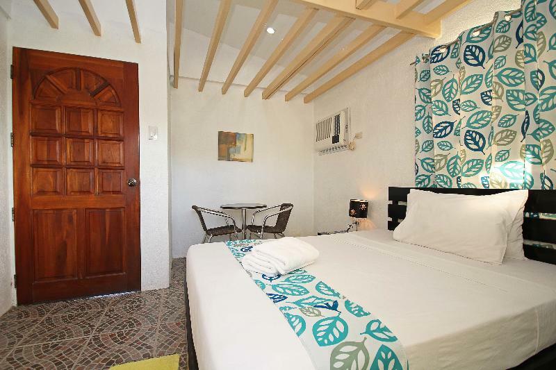 Mr Holidays Hotel Balabag  Bagian luar foto