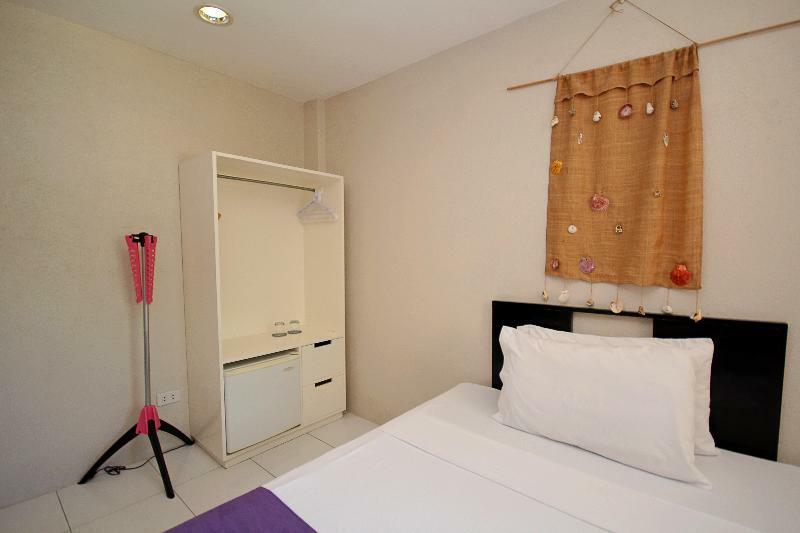 Mr Holidays Hotel Balabag  Bagian luar foto