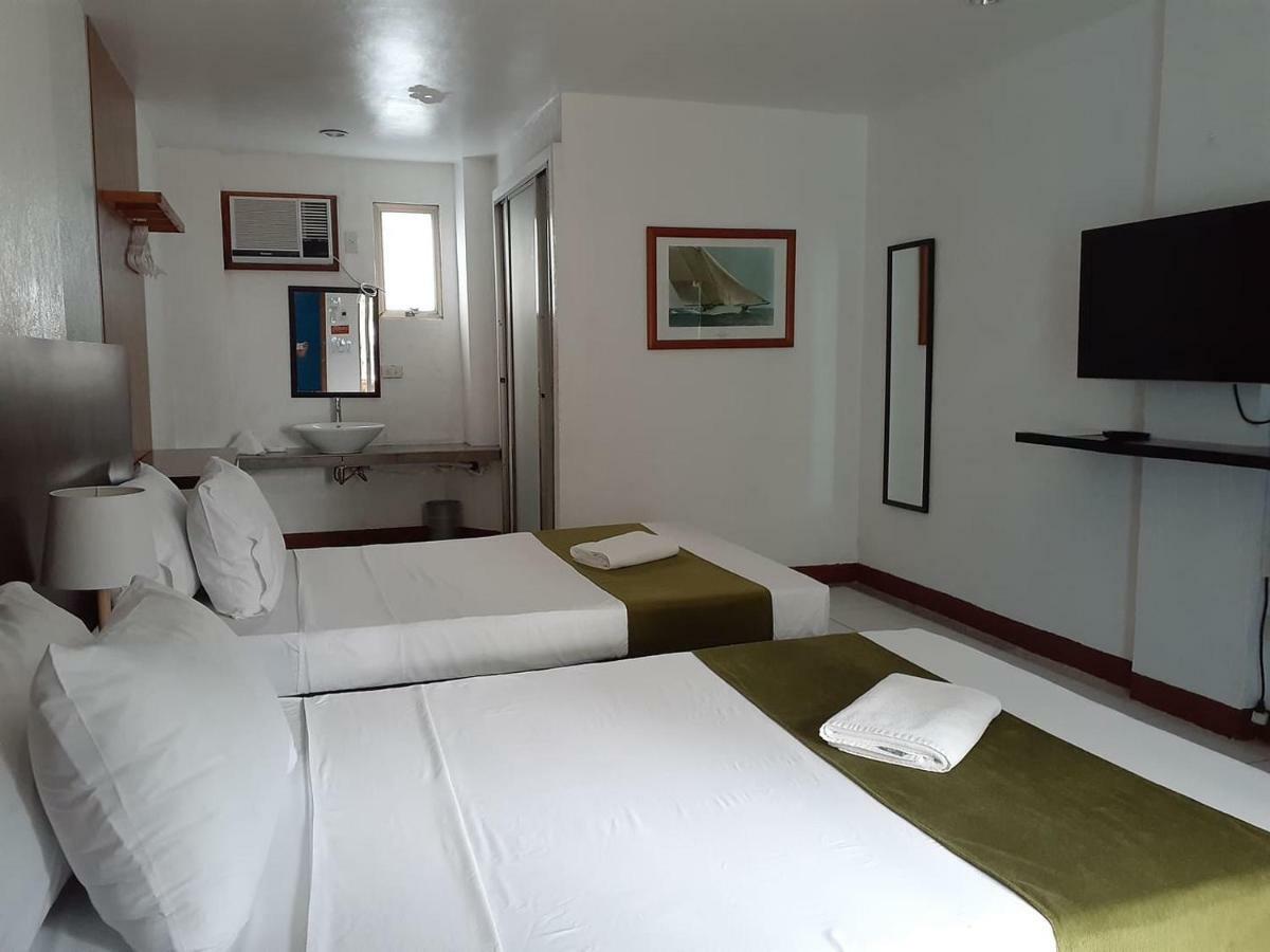 Mr Holidays Hotel Balabag  Bagian luar foto